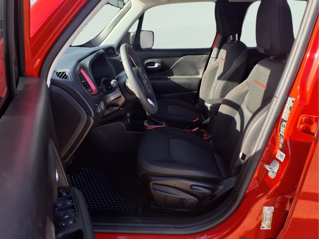 Used 2020 Jeep Renegade Trailhawk image 11