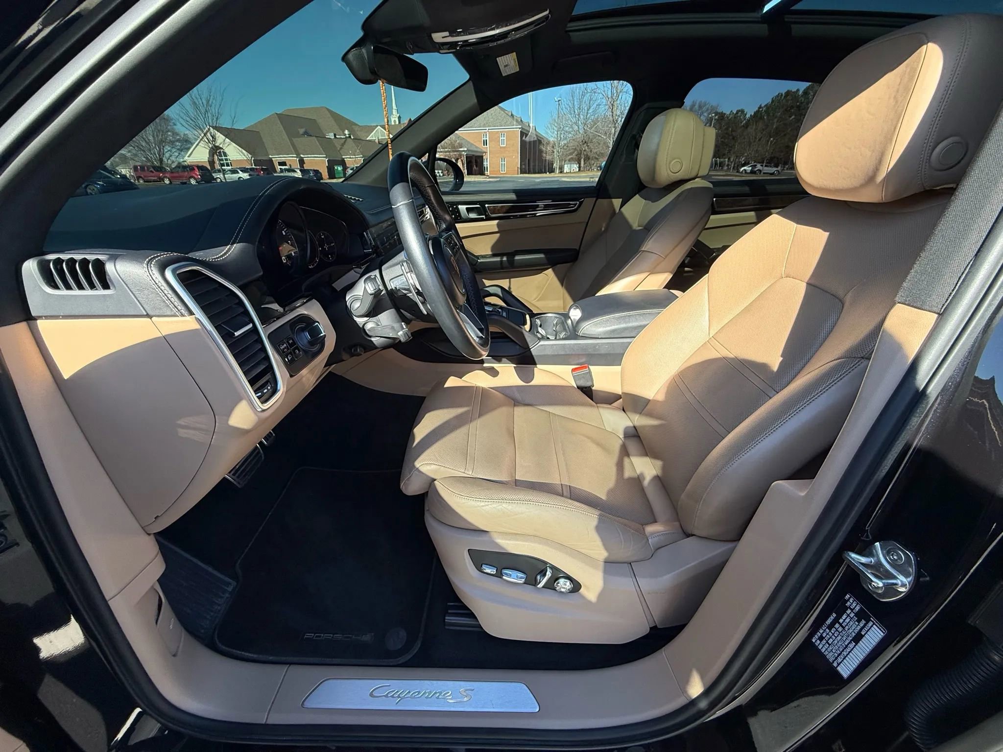 Used 2019 Porsche Cayenne S image 17