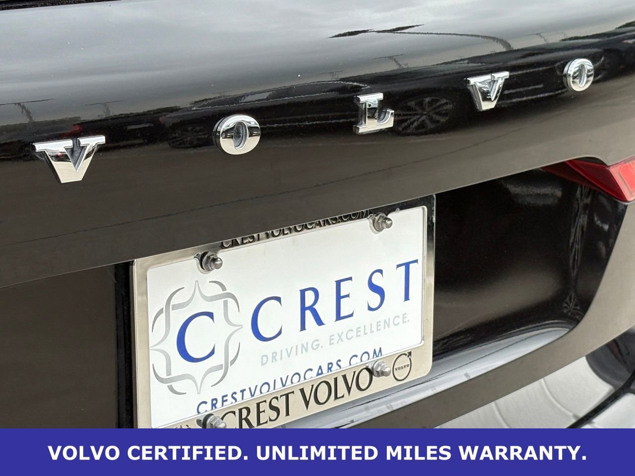 Certified 2024 Volvo XC60 B5 Plus w/ Protection Package Premier AWD/4WD image 9