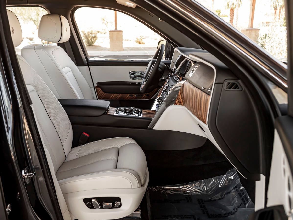 Certified 2019 Rolls-Royce Cullinan AWD/4WD image 38