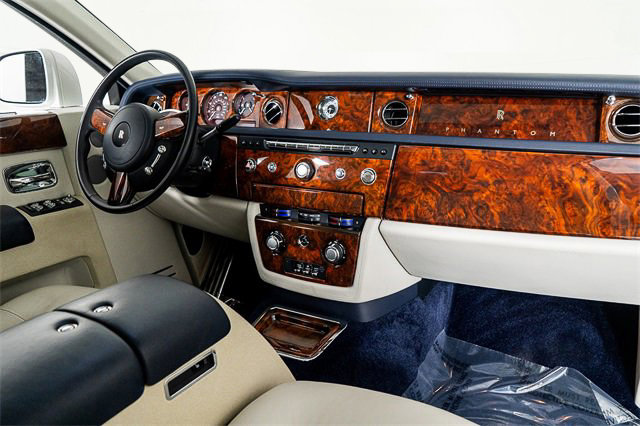 Used 2016 Rolls-Royce Phantom Sedan image 52