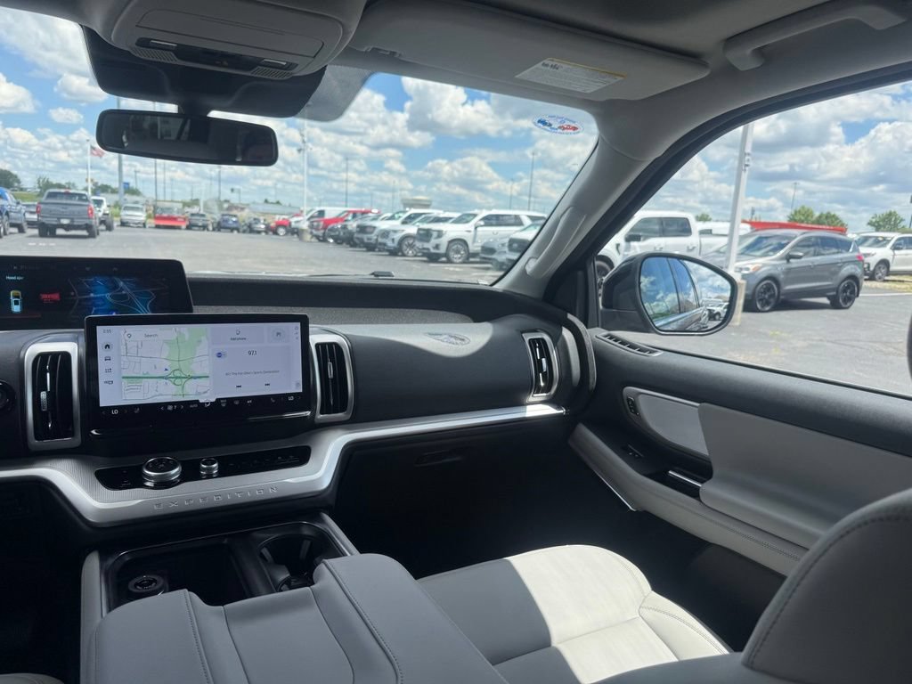 New 2026 Ford Expedition Active AWD/4WD image 38