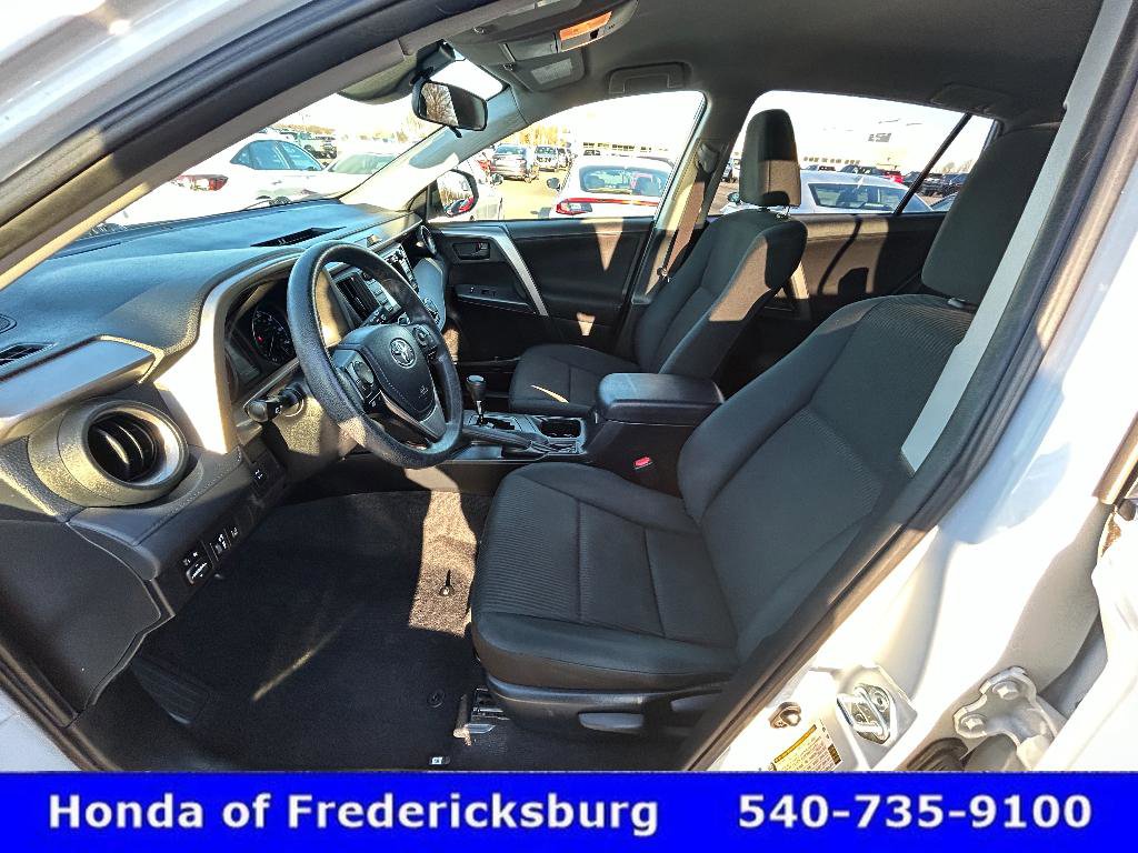Used 2017 Toyota RAV4 LE image 15