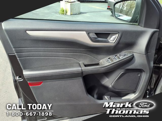 Used 2022 Ford Escape SE w/ Cold Weather Package image 11