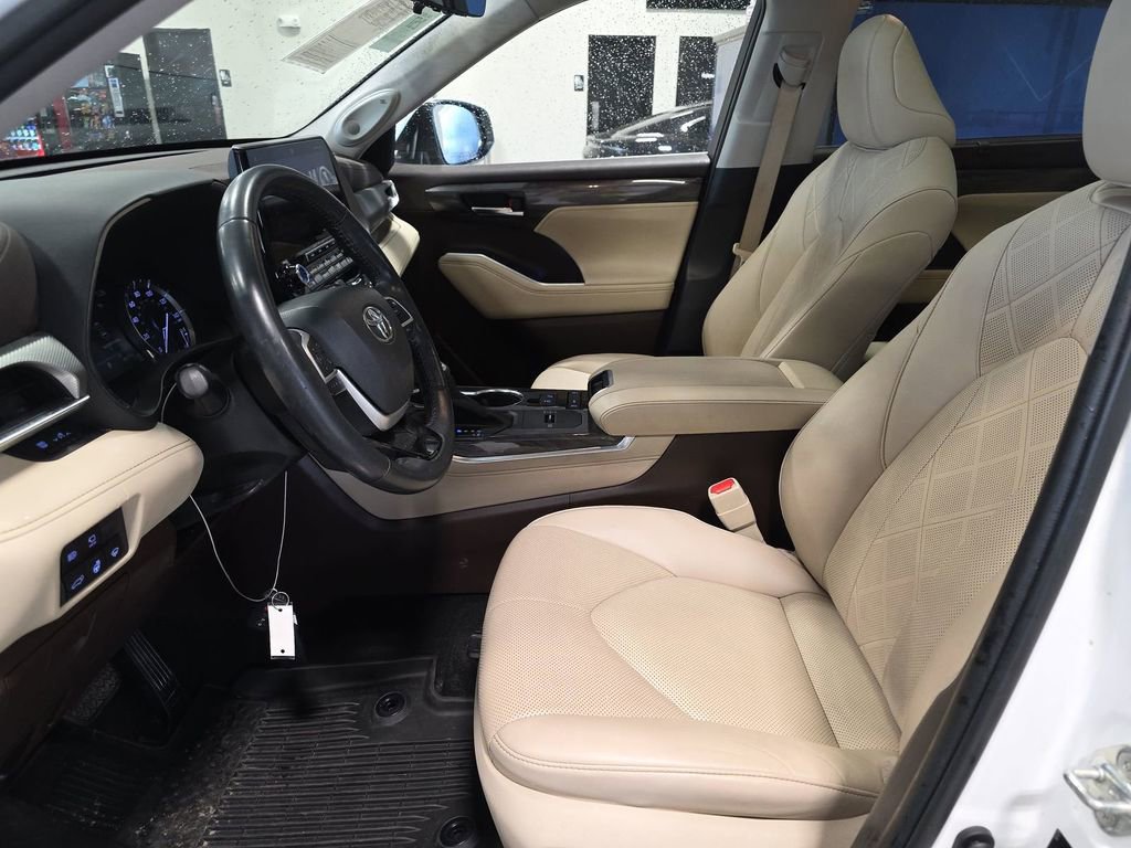 Used 2022 Toyota Highlander Platinum image 8