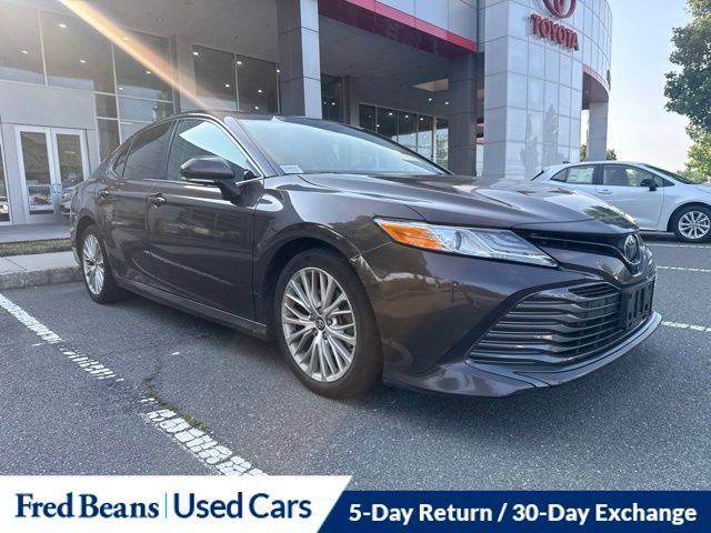 Used 2018 Toyota Camry XLE w/ Driver Assist Package FWD image 2