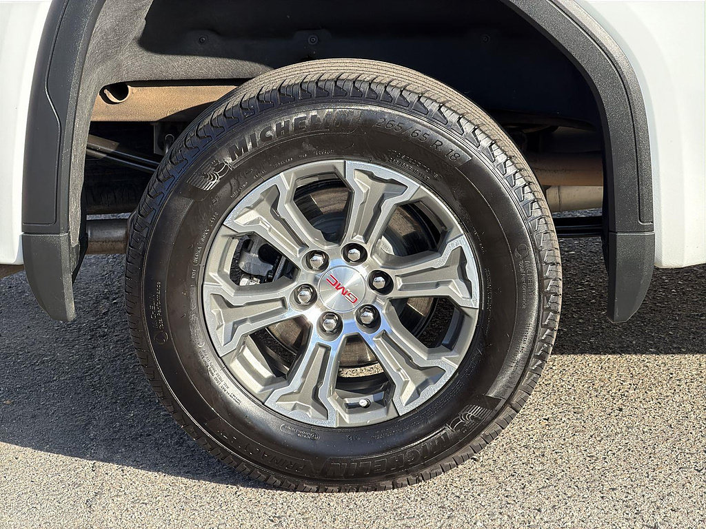 Used 2026 GMC Sierra 1500 SLT RWD image 32