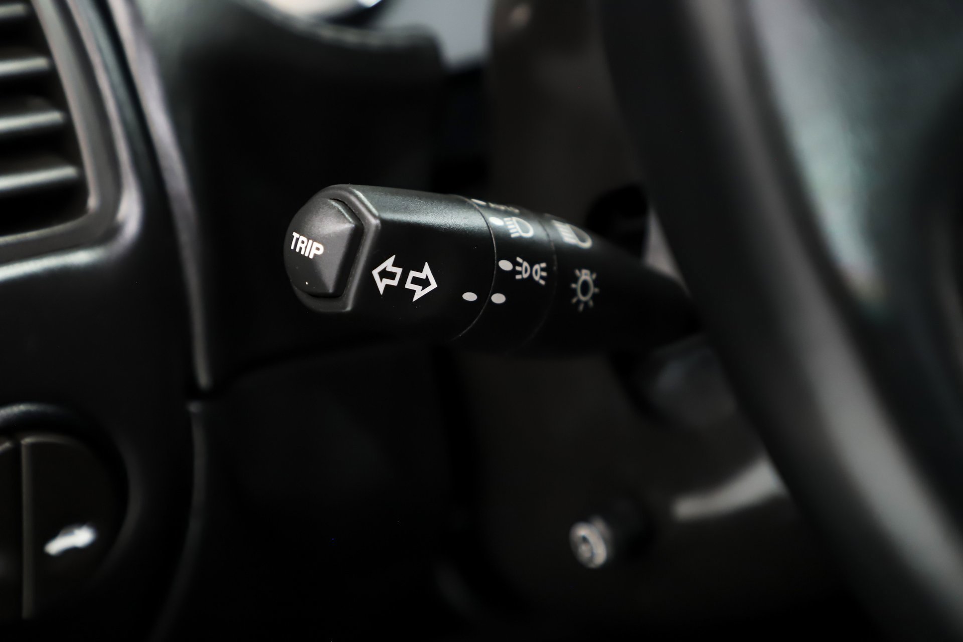 Used 2003 Aston Martin Vanquish image 24