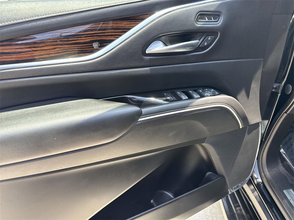 Used 2021 Cadillac Escalade ESV Luxury image 21