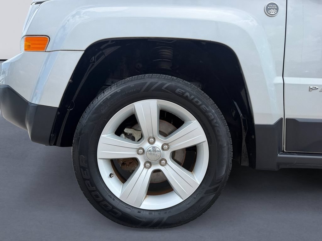 Used 2014 Jeep Patriot Limited w/ Sun/Sound Group AWD/4WD image 9