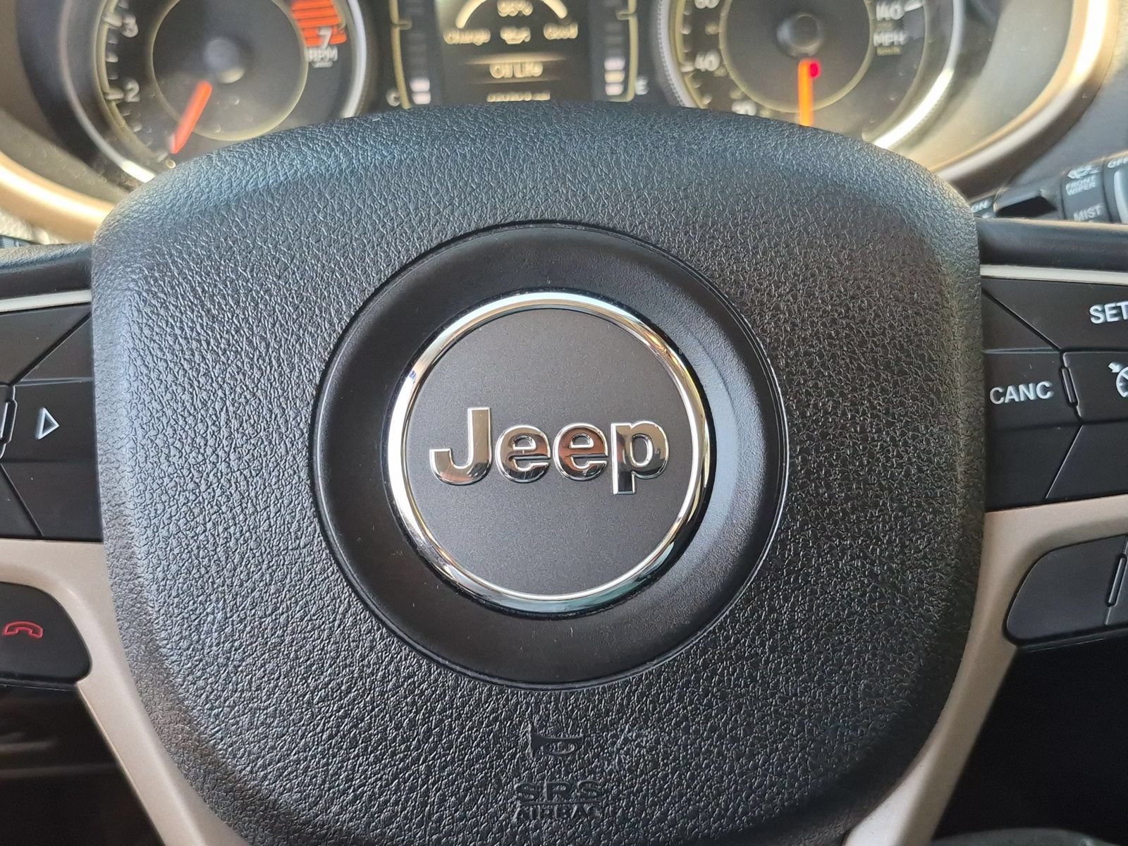 Used 2016 Jeep Cherokee Latitude w/ Comfort/Convenience Group FWD image 25