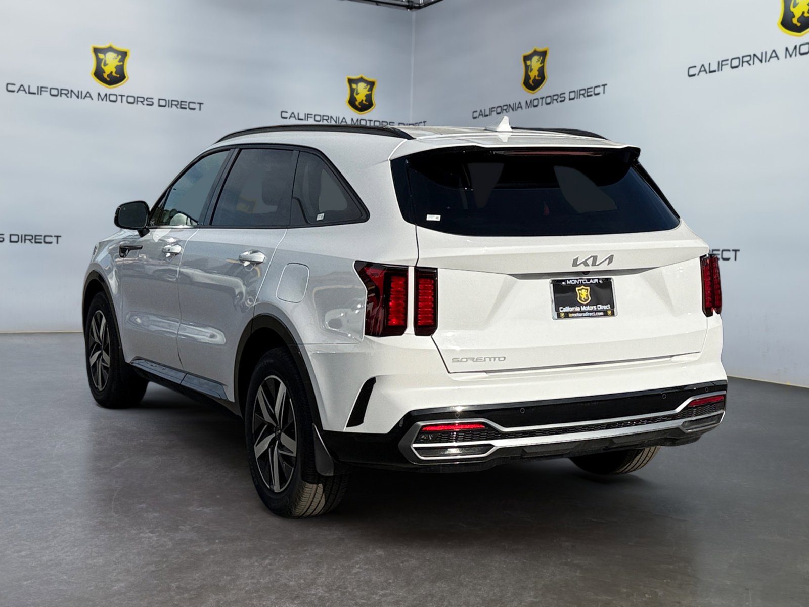 Used 2023 Kia Sorento S image 3