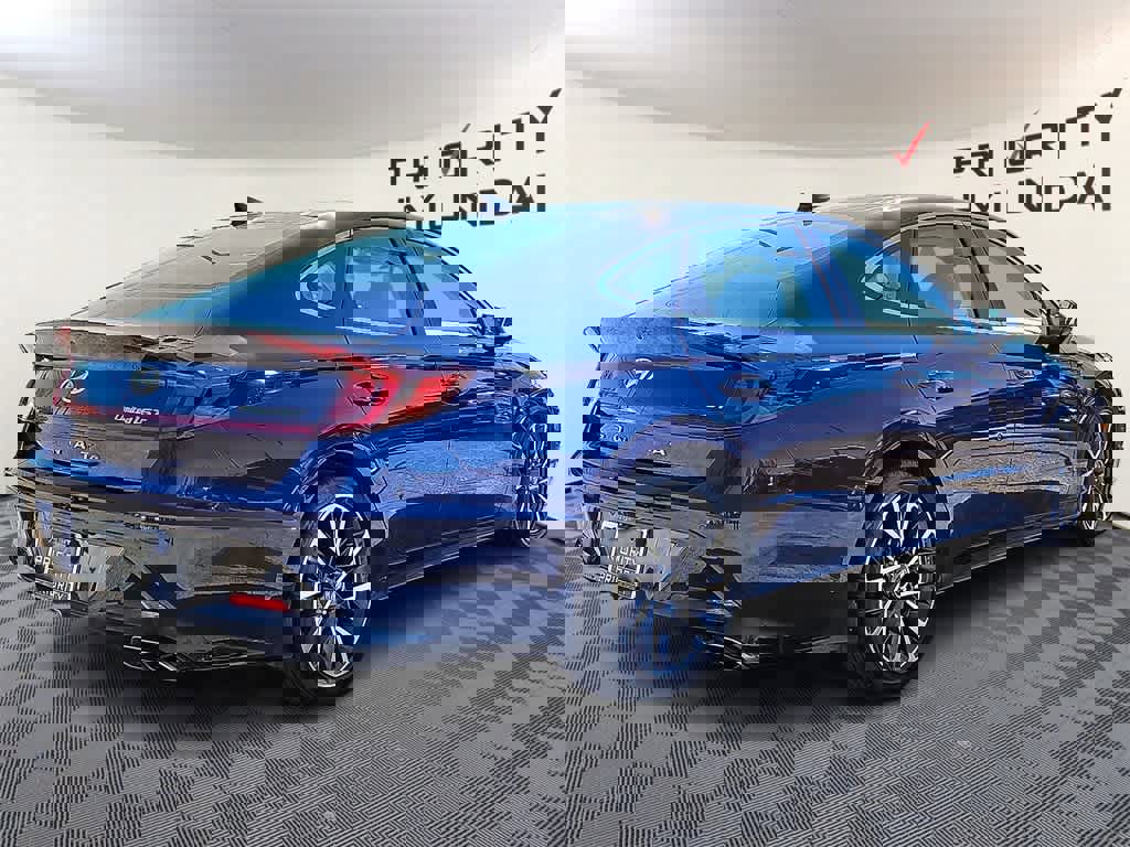 Used 2022 Hyundai Sonata Limited w/ Winter Weather Package image 4