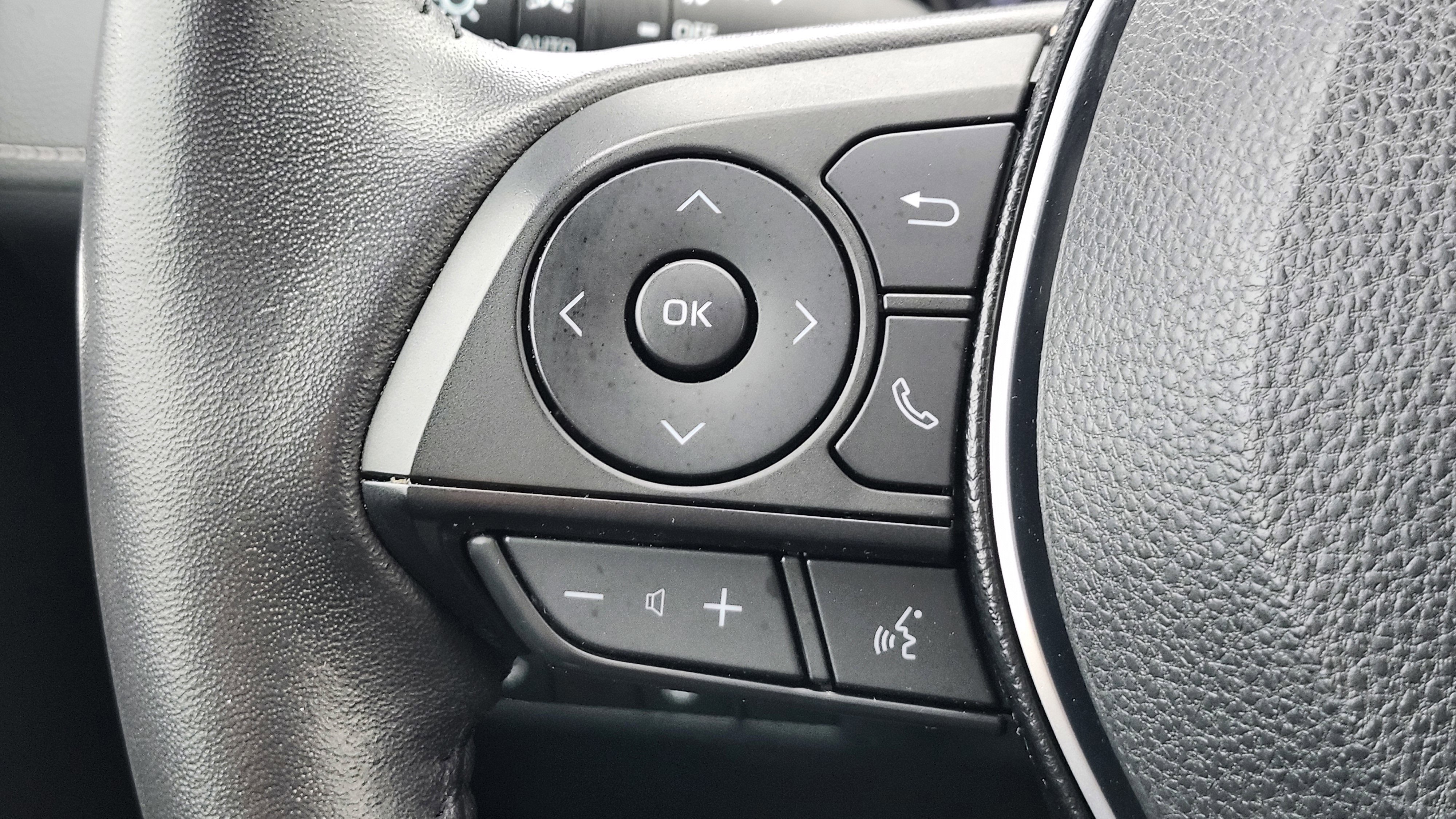 Used 2020 Toyota RAV4 XLE image 33