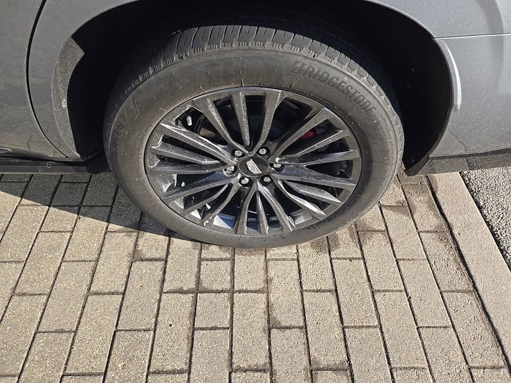 Used 2023 Cadillac Escalade V image 9