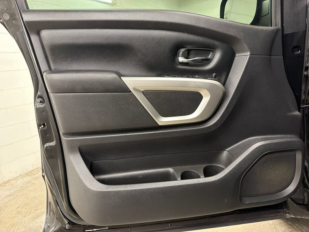Used 2020 Nissan Titan SV w/ Accessory Utility Package RWD image 16