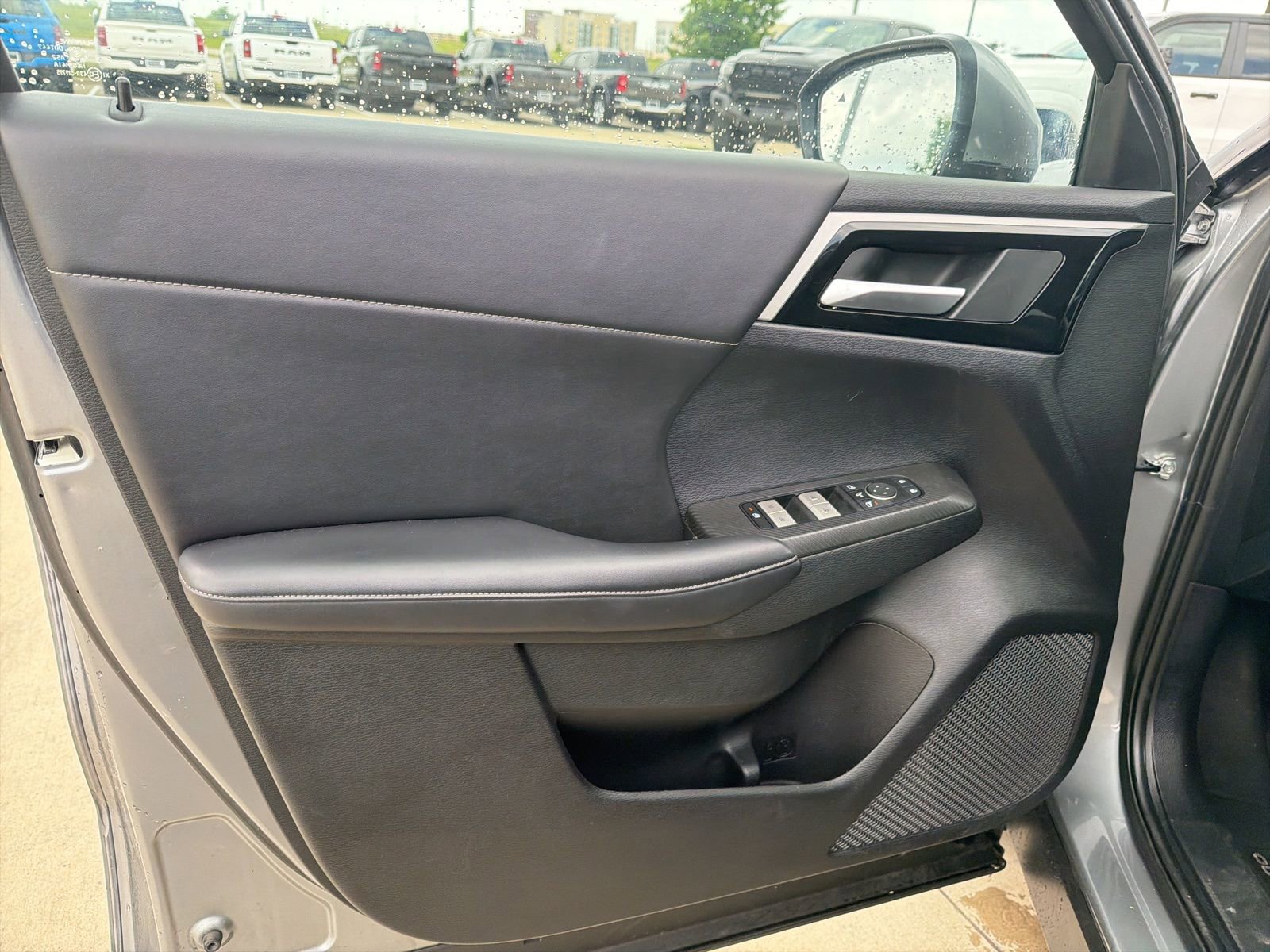 Used 2024 Mitsubishi Outlander SE AWD/4WD image 11