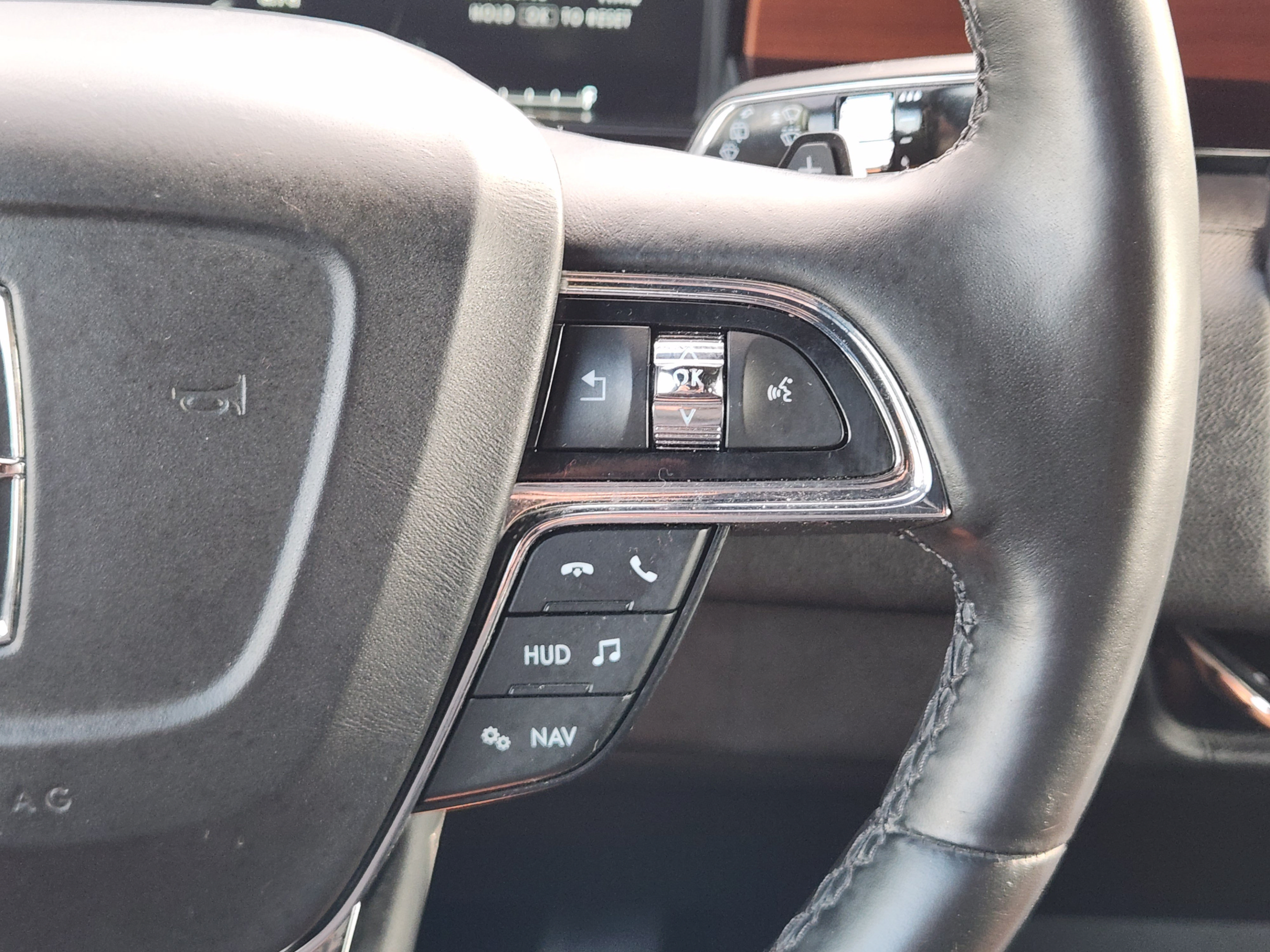 Used 2020 Lincoln Navigator L Reserve w/ Luxury Package RWD image 26