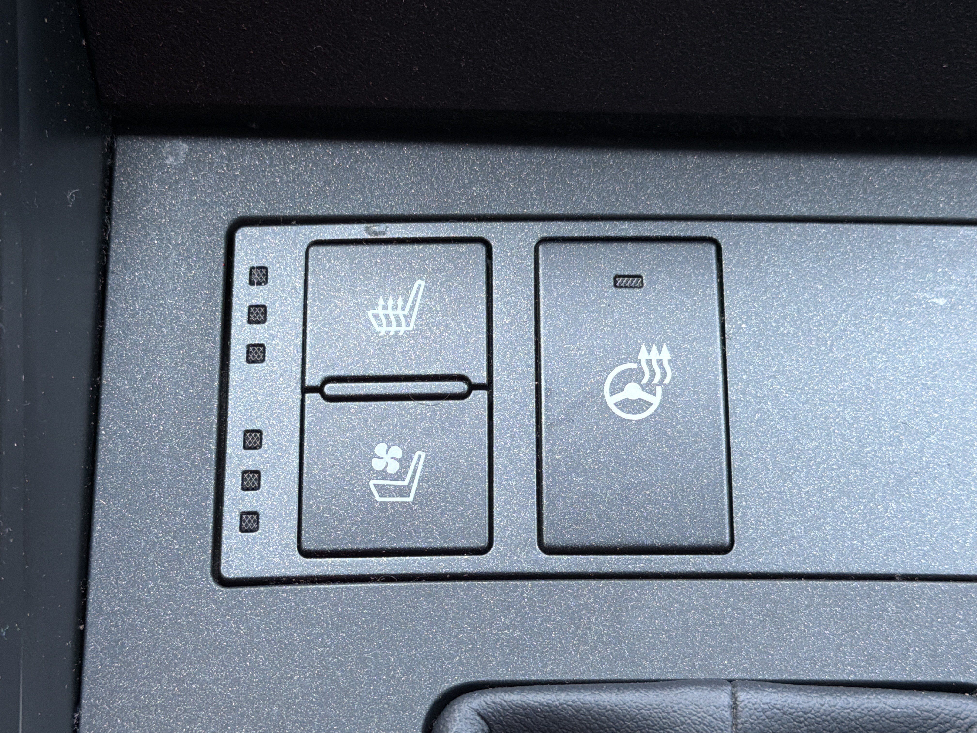 Used 2021 Lexus IS 350 F Sport w/ Navigation Package RWD image 7