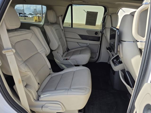 Used 2018 Lincoln Navigator Select w/ Technology Package image 30