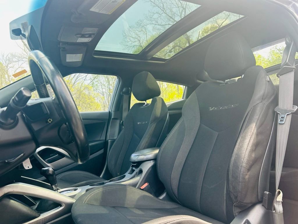 Used 2017 Hyundai Veloster image 20