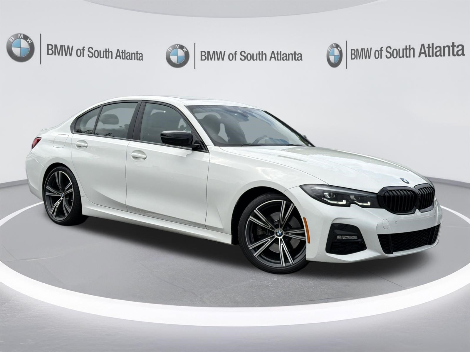 Certified 2022 BMW 330i Sedan w/ M Sport Package RWD image 2