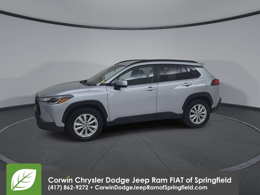 Used 2022 Toyota Corolla Cross LE FWD image 7