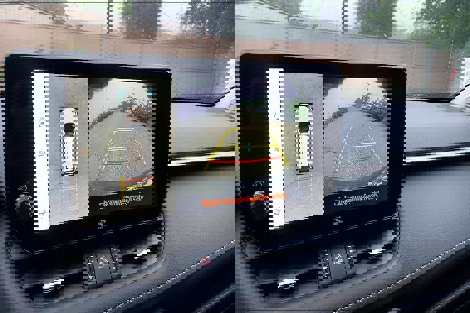 Used 2025 Toyota RAV4 Limited image 27