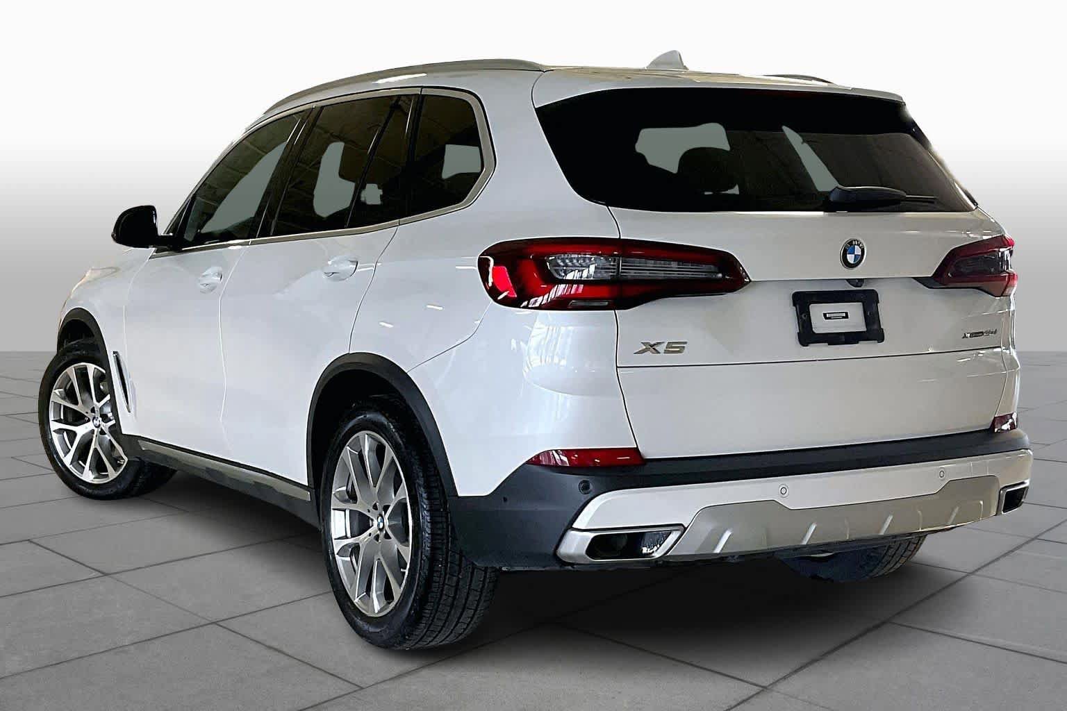 Used 2022 BMW X5 xDrive40i w/ Premium Package AWD/4WD image 11