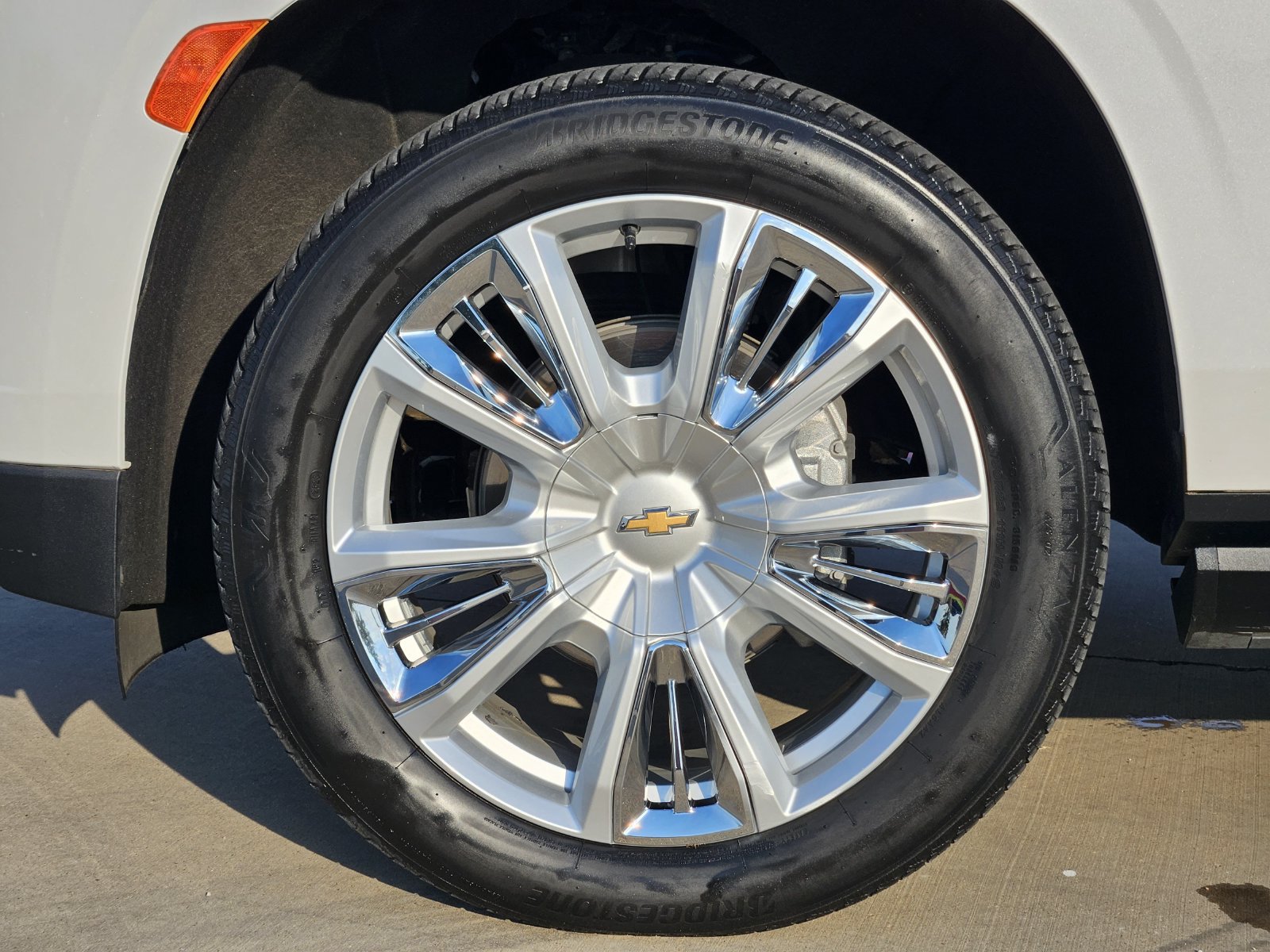 Certified 2023 Chevrolet Suburban High Country AWD/4WD image 13
