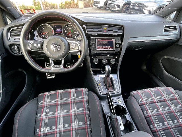Used 2021 Volkswagen Golf 4-Door FWD image 12