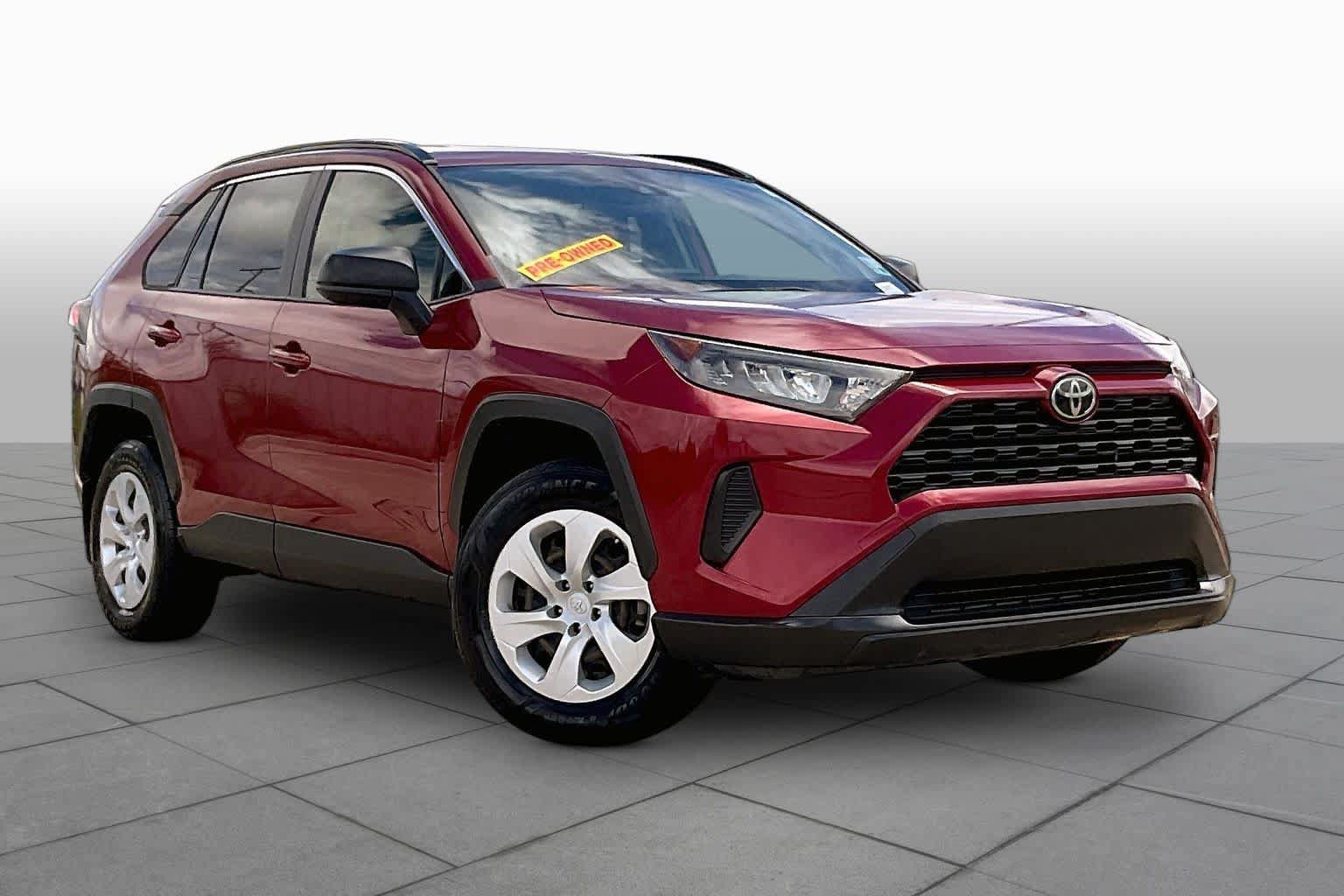Used 2020 Toyota RAV4 LE FWD image 3