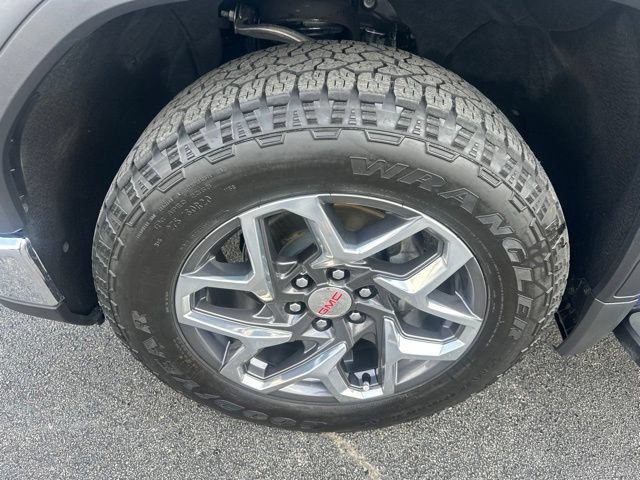 Used 2024 GMC Sierra 1500 SLT AWD/4WD image 7