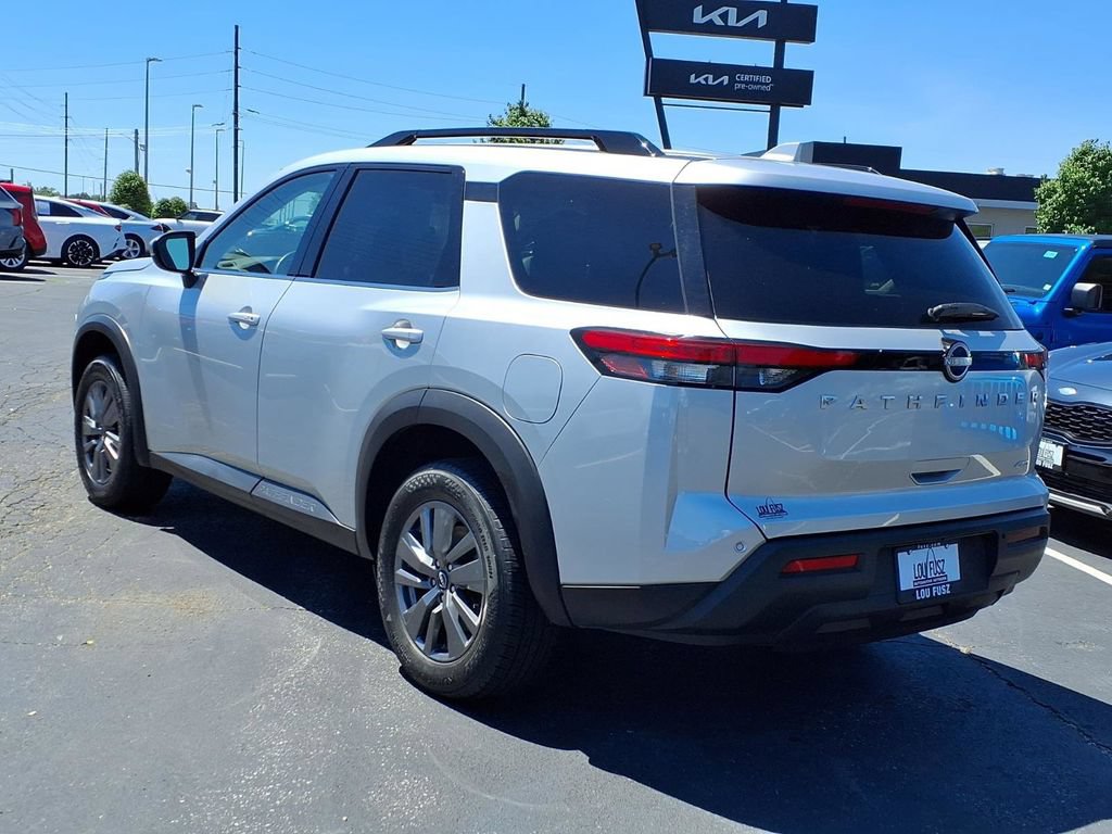 Used 2025 Nissan Pathfinder SV AWD/4WD image 2