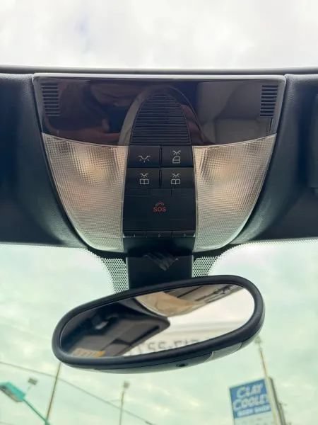 Used 2011 Mercedes-Benz SLK 300 image 37