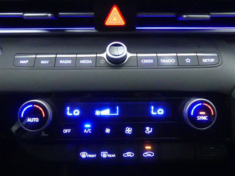 Used 2024 Hyundai Elantra SEL FWD image 16