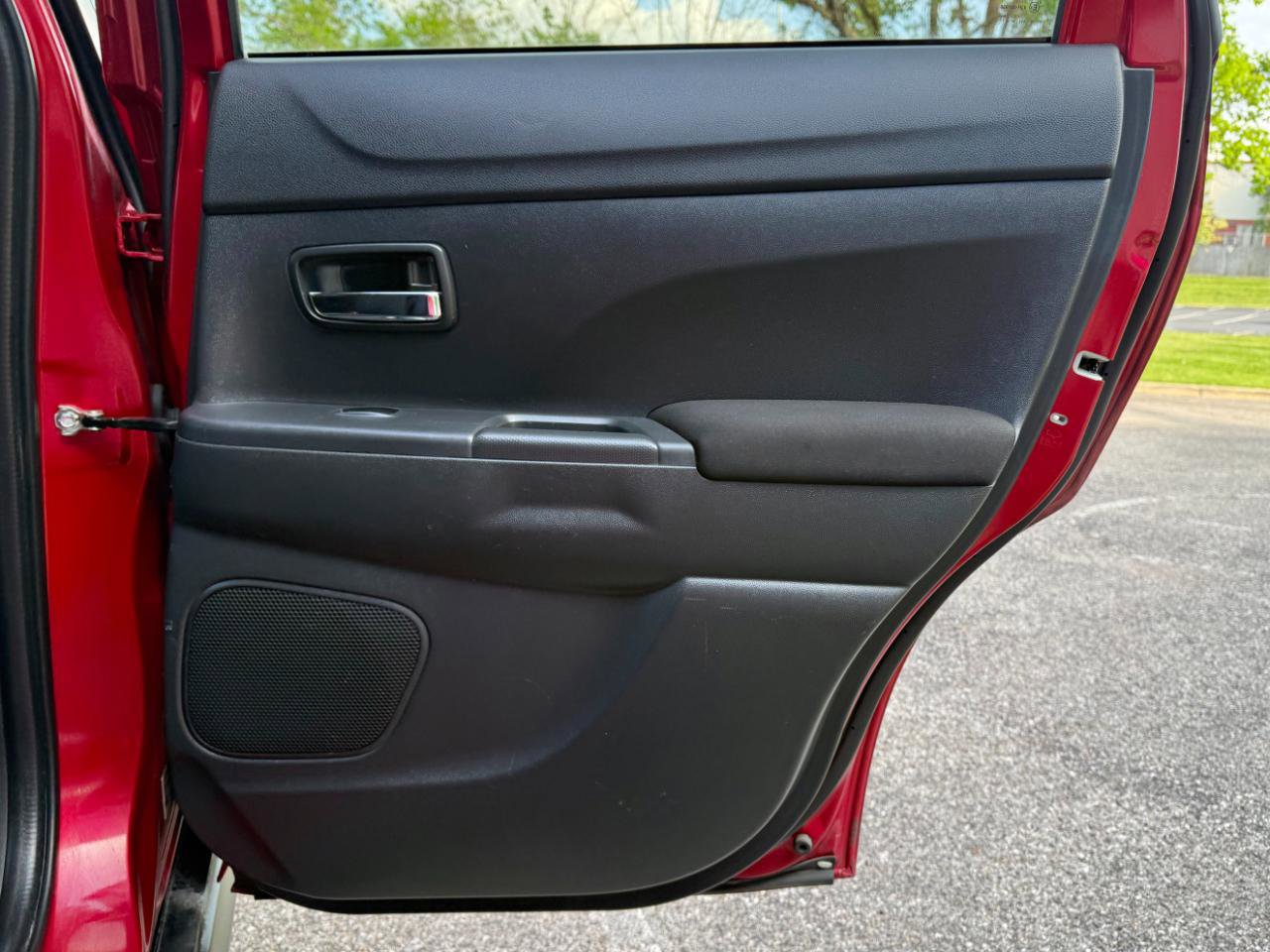 Used 2020 Mitsubishi Outlander Sport SE AWD/4WD image 19