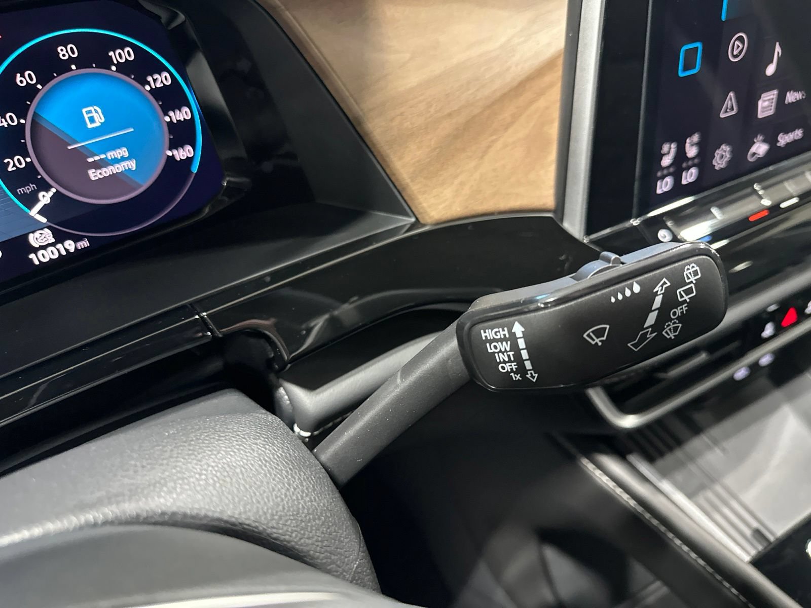 Certified 2026 Volkswagen Atlas SE AWD/4WD image 57