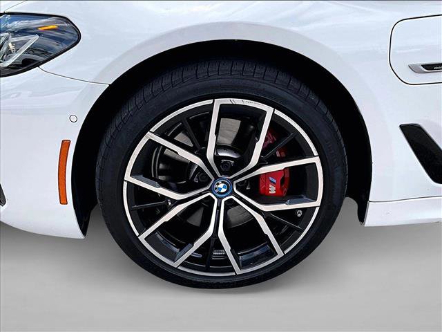 Used 2023 BMW 530e w/ M Sport Package image 10