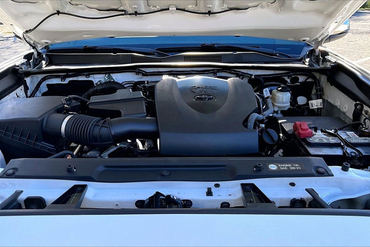 Used 2019 Toyota Tacoma Limited image 37