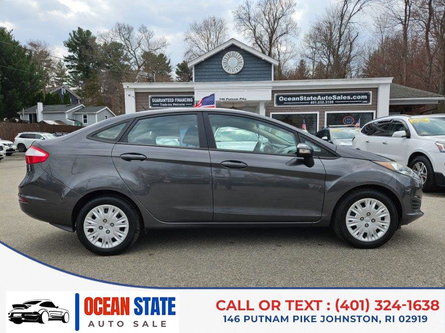 Used 2015 Ford Fiesta SE image 6