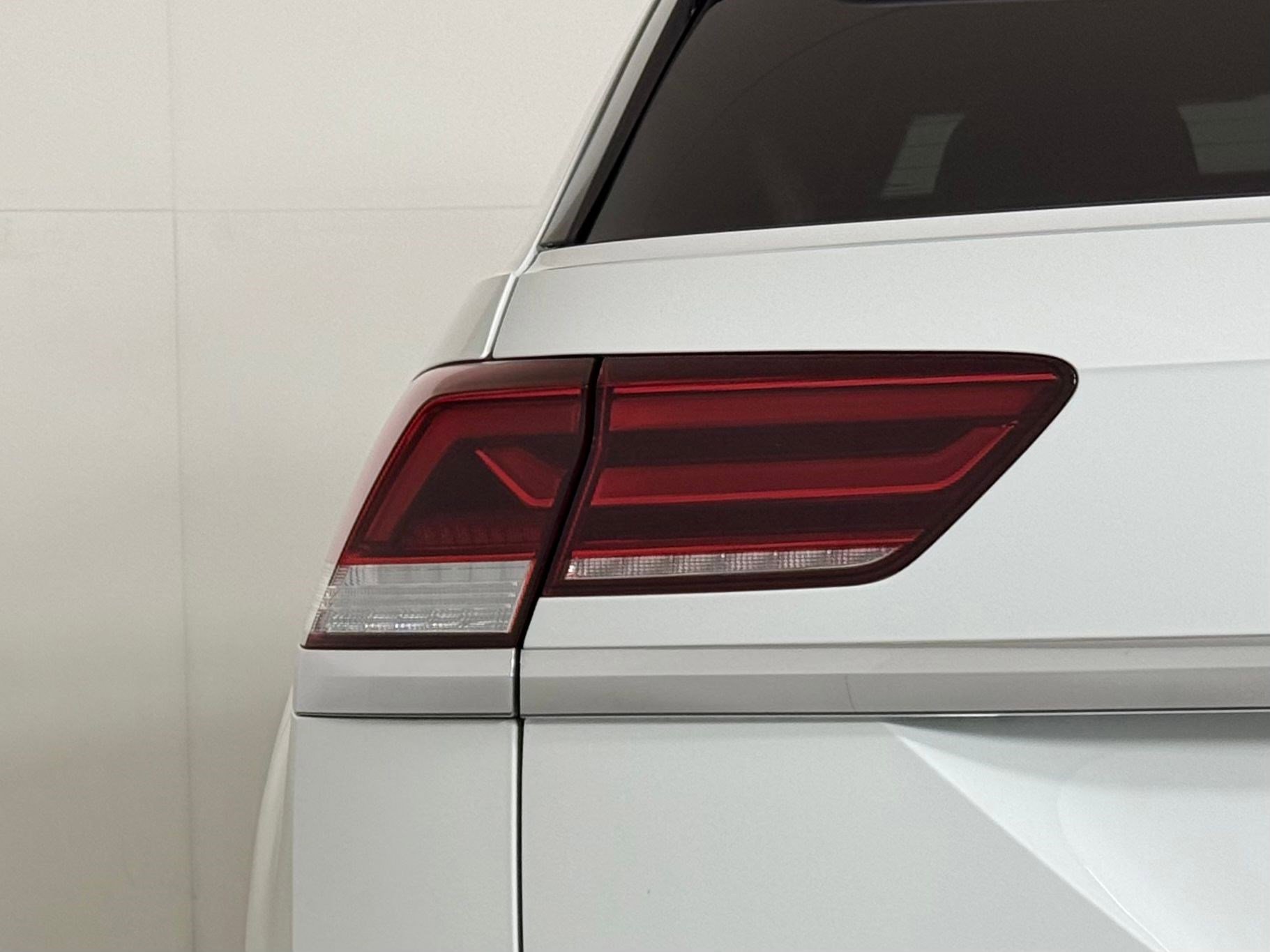 Used 2022 Volkswagen Atlas Cross Sport SE image 11