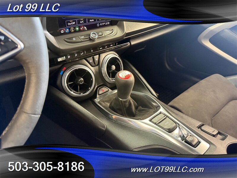 Used 2020 Chevrolet Camaro SS RWD image 11