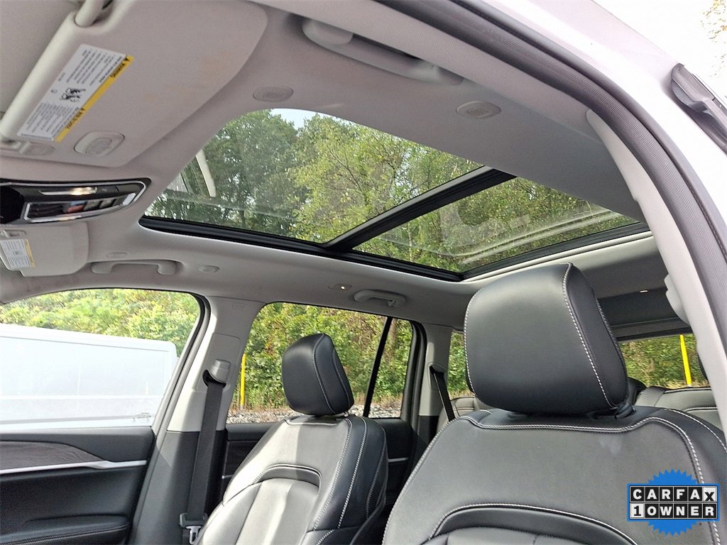 Used 2022 Jeep Grand Cherokee Limited image 15