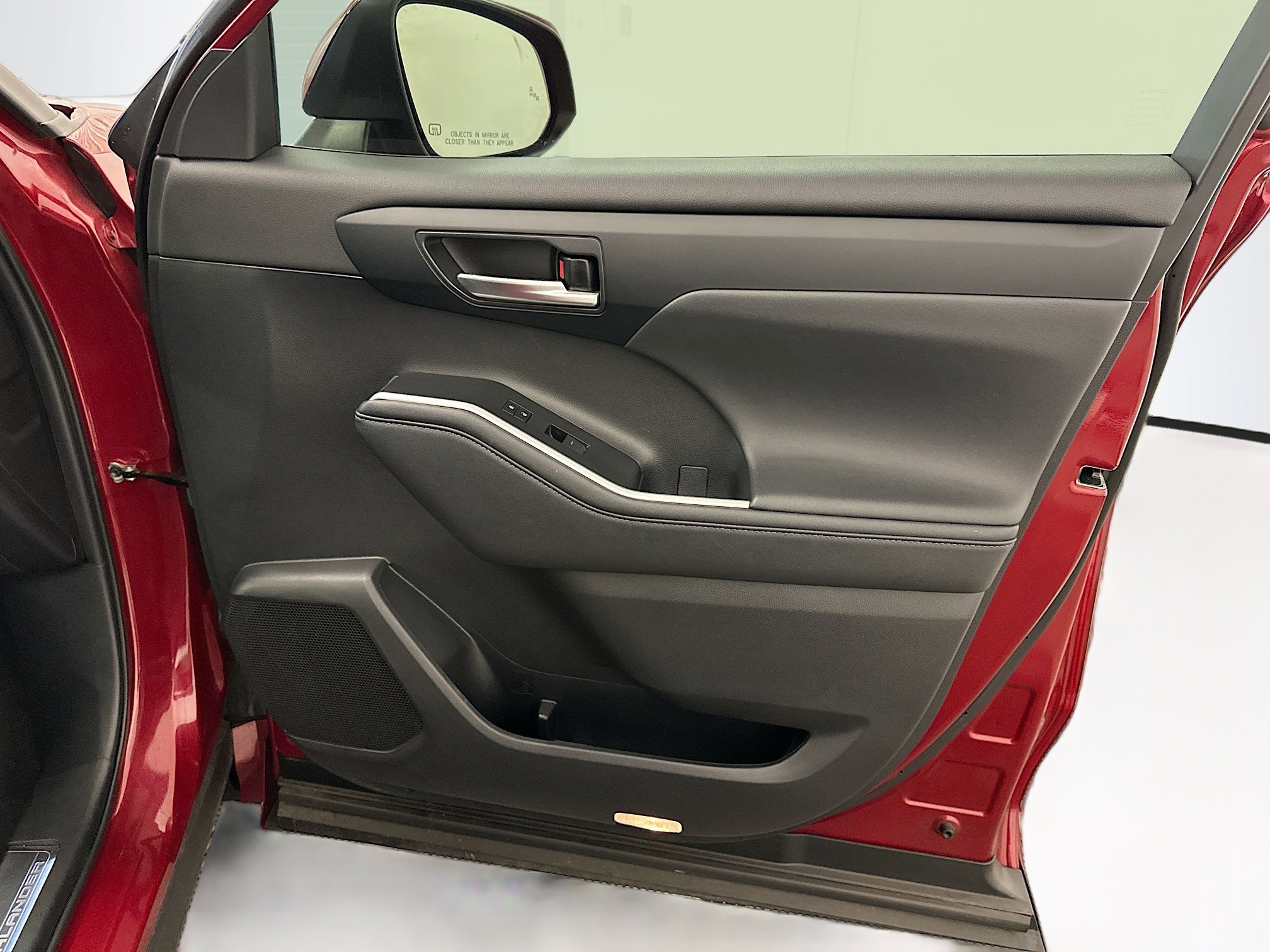 Used 2023 Toyota Highlander XLE image 36