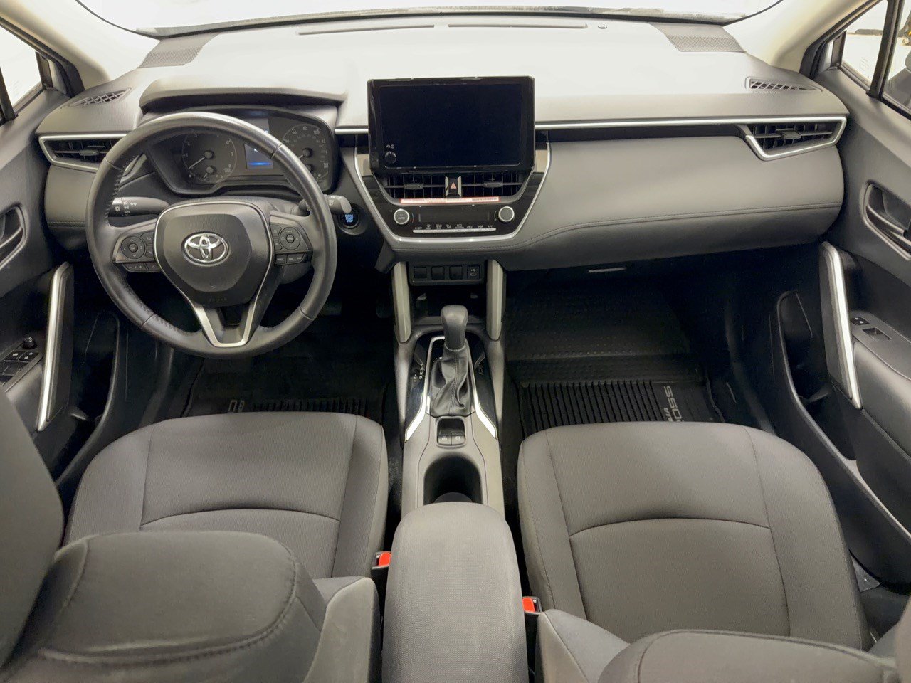 Used 2024 Toyota Corolla Cross LE FWD image 17