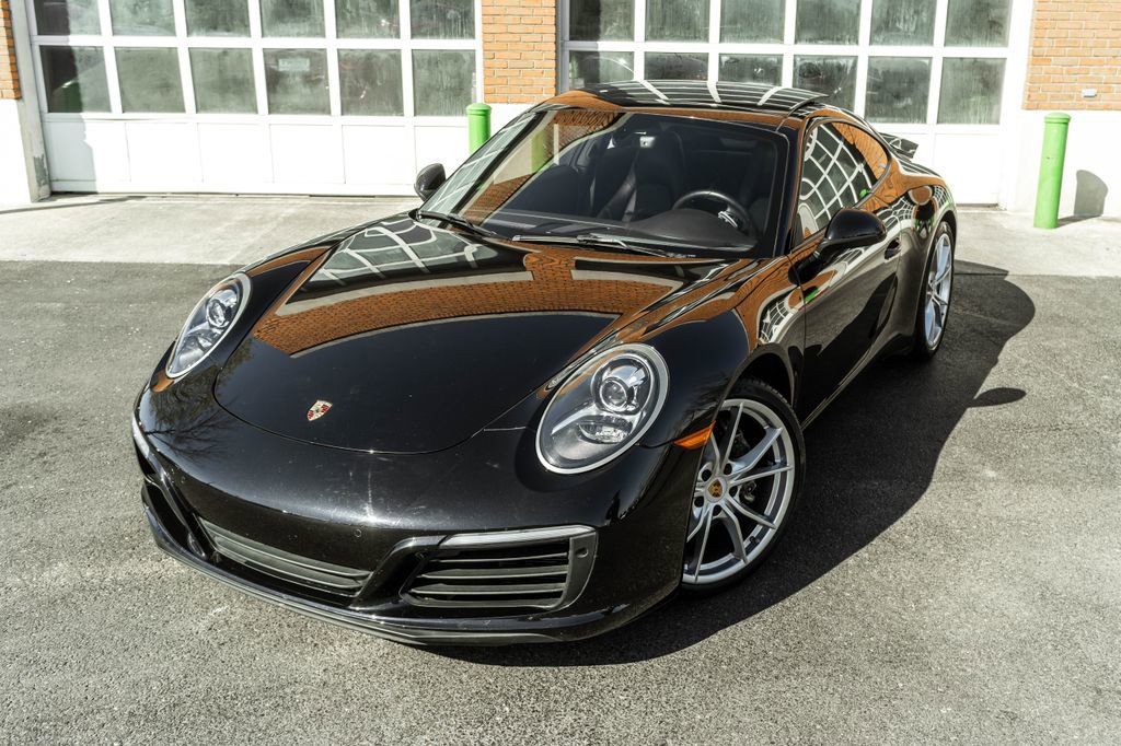 Used 2018 Porsche 911 Carrera image 2