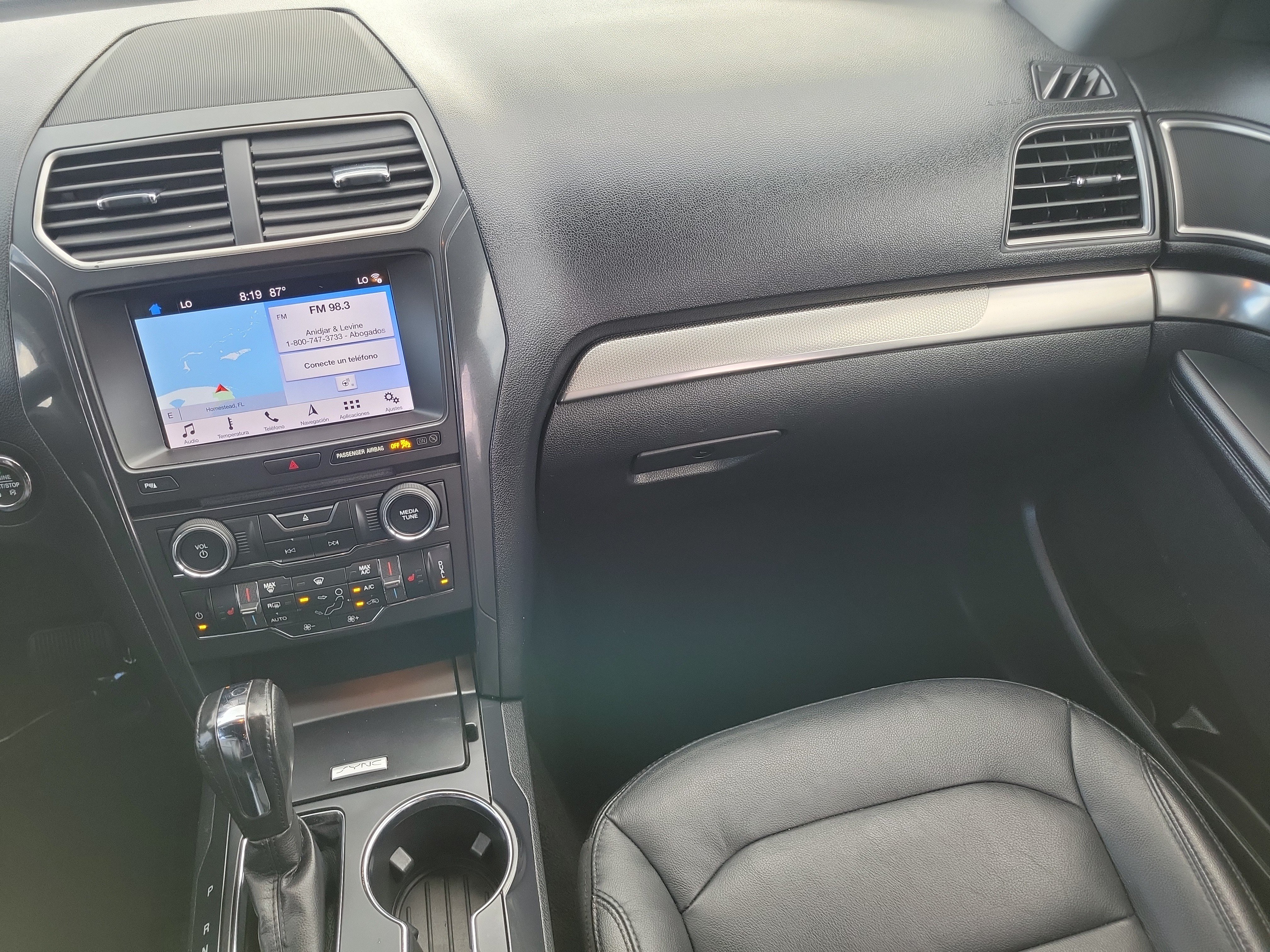 Used 2018 Ford Explorer XLT w/ Equipment Group 202A FWD image 17