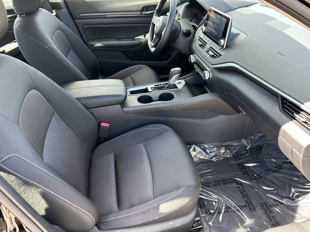 Used 2025 Nissan Altima 2.5 S image 9