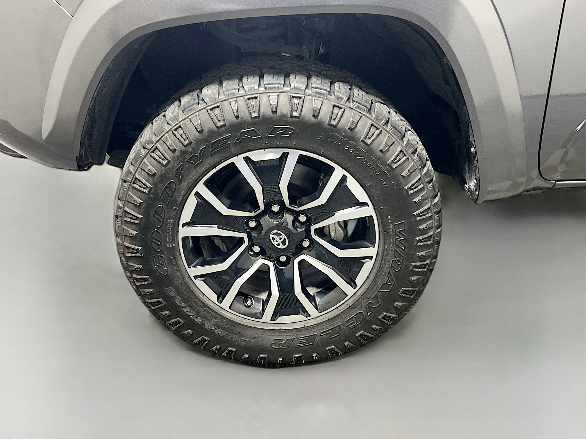 Used 2023 Toyota Tacoma TRD Sport w/ Advanced Technology Package image 13